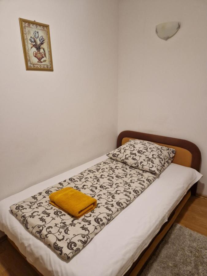 Zajazd Lesny Tuszyn Exteriér fotografie