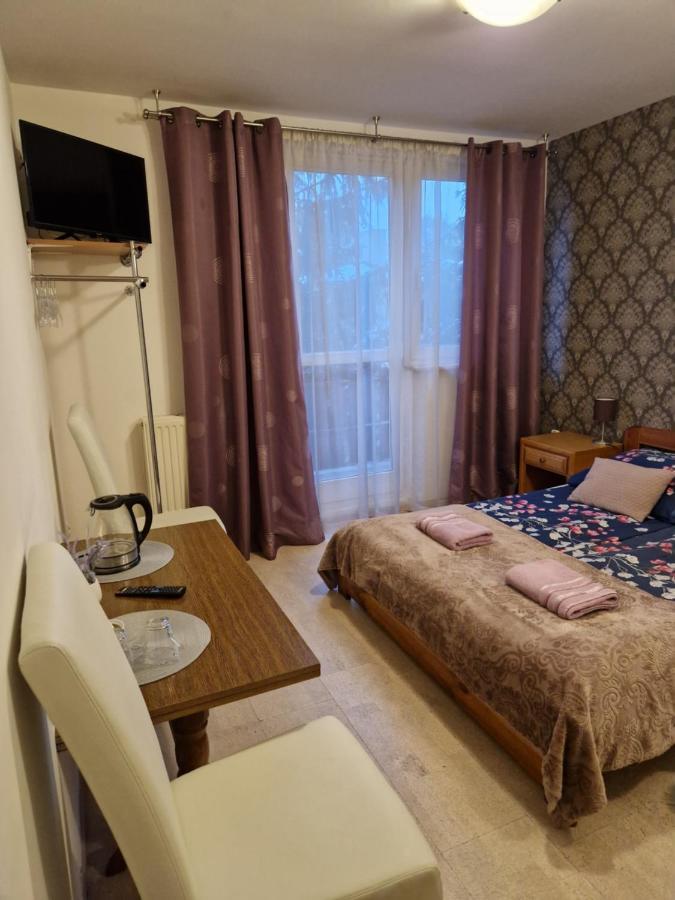 Zajazd Lesny Tuszyn Exteriér fotografie